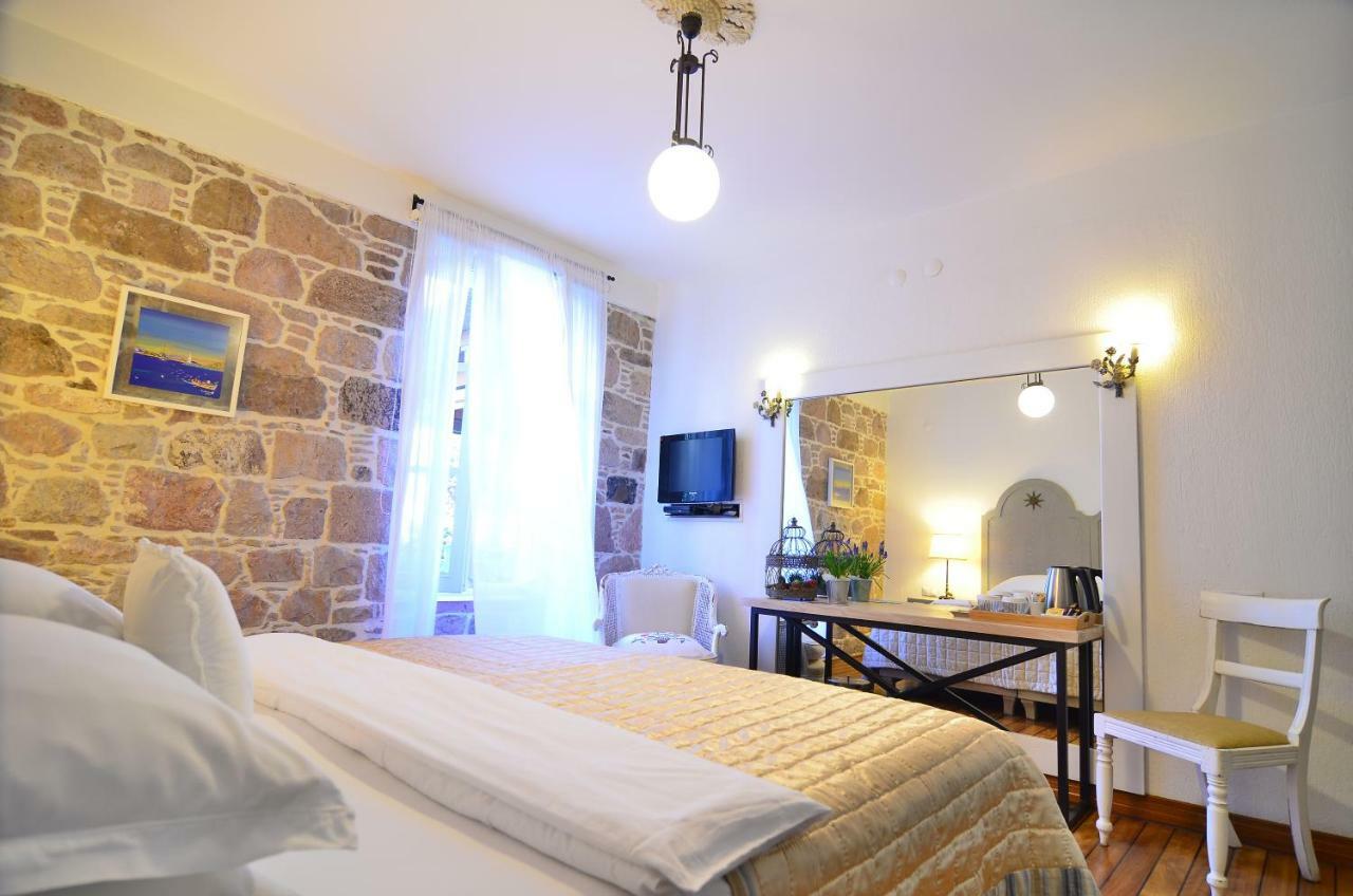 Cunda Lena Otel Ayvalı Exterior foto